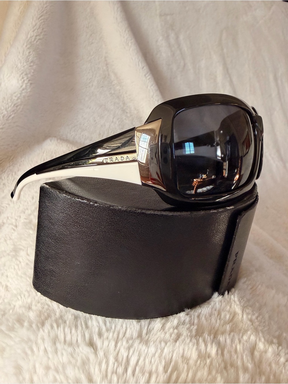 Vintage PRADA  Black & White Wrap Sunglasses - Y2K Vibes - OG Case